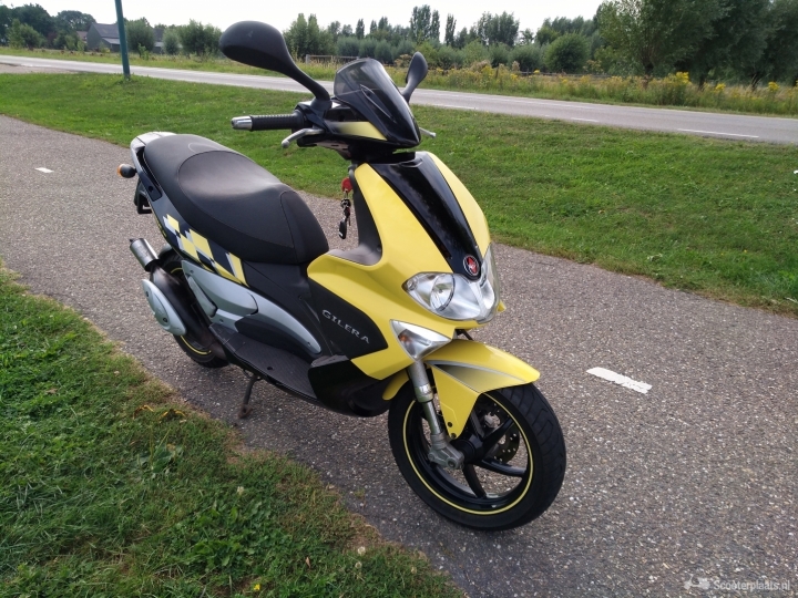 Gilera Runner SP geel